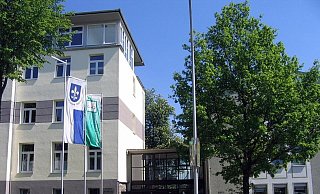 Die Stadtverwaltung Warburg liegt an der Bahnhofstraße. - NW-Archiv Die Stadtverwaltung Warburg liegt an der Bahnhofstraße. - NW-Archiv