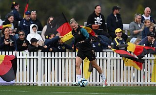 Die Kapitänin der DFB-Frauen, Alexandra Popp, will mit der Wahl der Kapitänsbinde ein gesellschaftliches Statement setzen. - Dean Lewins/AAP/dpa