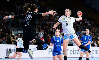 Die deutschen Handballerinnen stehen nach dem Sieg gegen Island in der EM-Hauptrunde. - Marco Wolf/dpa