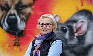 Die neue Tierheimleiterin Jutta Schaper kennt sich als Wirtschaftsfachwirtin gut mit Finanzen aus. Das ist für ihre neue Aufgabe auch bitter nötig. - Andreas Zobe