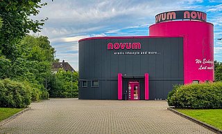 Die Polizei musste an den Erotikmarkt an der Bünder Straße in Herford ausrücken. - Kathrin Weege