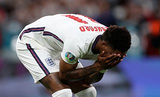 Reagierte mit einer emotionalen Botschaft auf die Anfeindungen gegen ihn und seine Teamkollegen: Englands Marcus Rashford. - Carl Recine/Pool Reuters/dpa