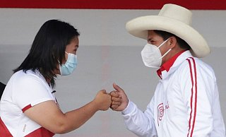 Die beiden Präsidentschaftskandidaten Keiko Fujimori (l) und Pedro Castillo. - Foto: Francisco Vigo/AP/dpa