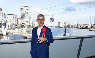 Der Labour-Politiker Sadiq Khan wird in der City Hall in London zum Bürgermeister von London wiedergewählt. - Jeff Moore/PA Wire/dpa
