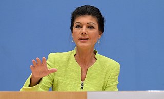Sahra Wagenknecht während der Pressekonferenz zur Gründung des Vereins «Bündnis Sahra Wagenknecht - Für Vernunft und Gerechtigkeit». - Soeren Stache/dpa
