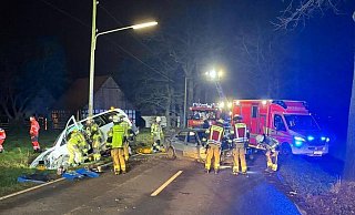 Unfall auf der Straße „Alter Postweg“ in Löhne. - Feuerwehr Löhne