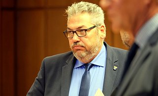 Schwere Stunde: Achim Wilmsmeier muss am 27. September 2020 erkennen, dass er die Stichwahl verloren hat. - Thorsten Gödecker