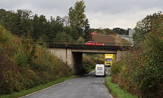 Die Brücke der B611 über den großen Kamp und der Anschluss an das Gewerbegebiet am Scheidkamp sollen schon lange neu gebaut werden. - Judith Gladow