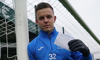 In der zweiten Runde des DFB-Pokals schlug Regionalligist SC Verl den Zweitligisten Holstein Kiel. Torhüter Robin Brüseke hielt zwei Elfmeter. - Christian Geisler