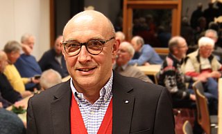 Heinz-Georg Beneke verabschiedet sich nach 20 Jahren aus dem Bünder Stadtrat. - Judith Gladow