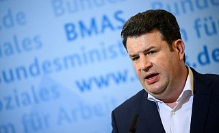 Arbeitsminister Hubertus Heil rechnet mit einem geringen Wirtschaftswachstum in diesem Jahr. - Foto: Bernd von Jutrczenka/dpa