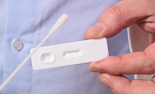 Kostenfreie Antigenschnelltests werden in den beiden Testzentren in Enger und Spenge durchgeführt. - Mareike Patock