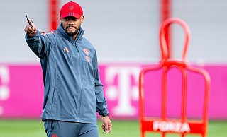 Vincent Kompany muss auch beim Abschlusstraining des FC Bayern auf Serge Gnabry verzichten. - Sven Hoppe/dpa
