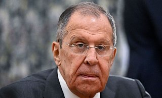 «Wenn man einfach so aufhört, bedeutet das, die Ursachen dieses Konflikts zu vergessen», sagte Außenminister Sergej Lawrow der russischen Nachrichtenagentur Interfax zufolge. (Archivbild) - Alexander Nemenov/POOL AFP/dpa