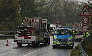 Polizei, Zoll und Lebensmittelexperten nahmen Lkw unter die Lupe. - Jobst Lüdeking