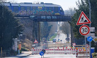 Die Sperrung der Koblenzer Straße wird überraschend aufgehoben, aber nur vorübergehend. - Ulf Hanke Die Sperrung der Koblenzer Straße wird überraschend aufgehoben, aber nur vorübergehend. - Ulf Hanke
