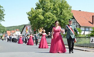 Die St.-Urbanus-Schützenbruderschaft feiert ihr „Fest der Feste“ mit den Majestäten Michael und Bianca Peters, Schülerprinzessin Jana Weskamp, Jugendprinz Vincent Rehermann, vielen Gästen und Musik. - Silke Riethmüller