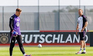 Der Bundestrainer drückte sofort sein großes Mitgefühl nach der Verletzung von ter Stegen aus. - Daniel Karmann/dpa