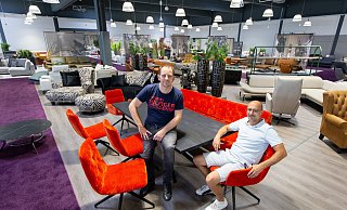 Regionalleiter Alexander Holzberg (l.) und Filialleiter Philipp Heyden blicken der Eröffnung entgegen. - Niklas Tüns