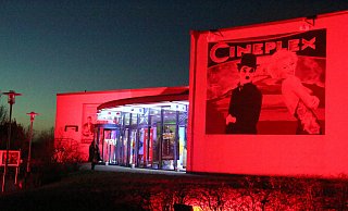 Warburger Kino macht beim bundesweiten Aktionstag mit. Betriebe melden Alarmstufe rot. - Burkhard Battran