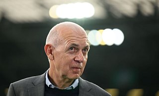 Aus Sicht des Präsidenten des Deutschen Fußball-Bundes (DFB), Bernd Neuendorf, ist die Konkurrenz um die Vergabe der Frauen-EM 2029 stark. - Robert Michael/dpa