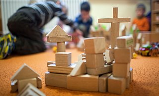 Sinkende Mitgliederzahlen machen den Kirchen - und damit auch den kirchlichen Kitas - schwer zu schaffen. Die Einrichtungen in Gohfeld können sich jetzt Hoffnung auf städtische Unterstützung machen. - picture alliance / ZB