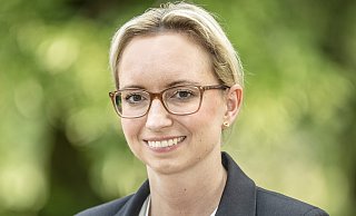 Die promovierte Juristin Christiana Bauer will Oberbürgermeisterin in Bielefeld werden. Sie tritt für die CDU an.?Foto: Jörg Dieckmann - Jörg Dieckmann