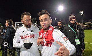 Großer Kampf, und doch verloren: Zlatko Janjic und Mehmet Kurt vom SC Verl. - Jens Dünhölter