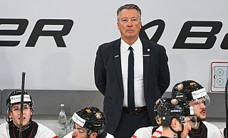 Bundestrainer Harold Kreis zeigte sich nur mit dem Abschluss beim Deutschland Cup zufrieden. - Armin Weigel/dpa