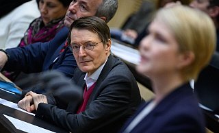 Bundesgesundheitsminister Karl Lauterbach (SPD) hält Transparenz für dringend erforderlich. - Bernd von Jutrczenka/dpa