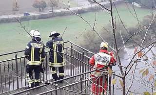 Insgesamt rund 100 Einsatzkräfte waren bei der Bergung am Skywalk im Einsatz. - Torsten Wegener