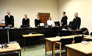 Dem Beschuldigten droht nach Angriffen mit einem Hammer die dauerhafte Unterbringung in einer Psychiatrie. - Niklas Graeber/dpa