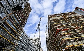 Bauarbeiten sind im Quartier Heidestraße in Berlin Mitte in der Nähe des Hauptbahnhofs im Gange. - Foto: Jens Kalaene/dpa-Zentralbild/dpa