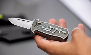 Bis 1. Oktober konnten Springmesser straffrei abgegeben werden. (Symbolbild) - Thomas Banneyer/dpa