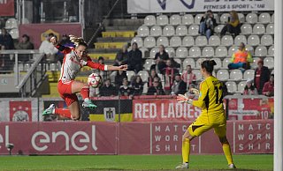 Lea Schüller (l) erzielte beim 2:2 in Rom beide Tore der Bayern. - Fabrizio Corradetti/LaPresse via ZUMA Press/dpa