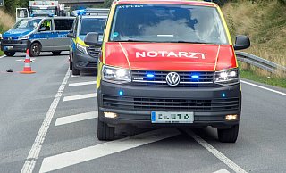 Trotz umgehend eingeleiteter Erstversorgung und Behandlung durch einen Notarzt, starb der Mann noch an der Unfallstelle. Ein alarmierter Rettungshubschrauber kam nicht mehr zum Einsatz. - Symbolfoto/Imago