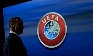 Logo der Europäischen Fußball-Union UEFA. - Jean-Christophe Bott/KEYSTONE/dpa