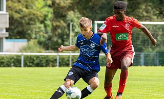 Erfolg für die U 17: Arminias Nachwuchs hat die ersten drei Bundesliga-Zähler eingefahren. Die U 19 muss sich dagegen weiter gedulden. - Dennis Angenendt