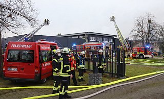 In Rietberg brannte es schon wieder, erneut war eine Lagerhalle betroffen. - Charlotte Mahncke