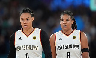 Nach dem gemeinsamen Olympia-Auftritt sind die Schwestern Satou und Nyara Sabally in der WNBA Gegnerinnen. - Marcus Brandt/dpa