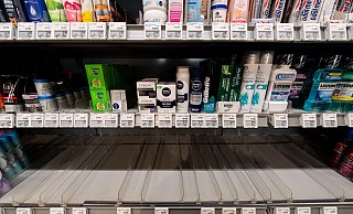 Leere Regalmeter sind seit Monaten Alltag in deutschen Supermärkten. - Robert Michael/dpa
