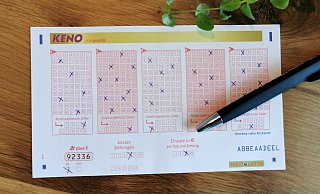 So individuell und flexibel ist kaum eine andere Lotterie: Bei KENO bestimmt jeder Spielteilnehmer Einsatz, Risiko, Chance und Gewinn selbst. Ziehungen gibt es jeden Tag – auch sonntags. - © Sarah Stasch