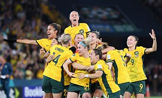 Die Australierinnen treffen im WM-Halbfinale auf England. - Tertius Pickard/AP/dpa