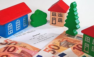 In den nächsten Tagen erhalten alle Grundstücks- und Eigenheimbesitzer im Kreis Höxter ihren neuen Bescheid. Für einige wird es ein böses Erwachen geben, andere werden sich freuen. - David Schellenberg