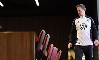 Bundestrainer Julian Nagelsmann sieht bei der WM-Vergabe an Saudi-Arabien die Politik in der Pflicht, nicht die Fußballer. - Christian Charisius/dpa