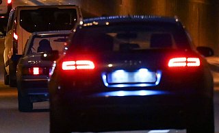 Unübersichtliche Situation, Spurwechsel und Abbremsen: Hat immer der Auffahrende nach einem Unfall Schuld? - Marijan Murat/dpa/dpa-tmn