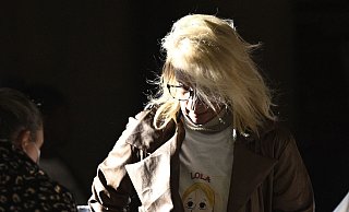 Lolas Mutter forderte vor Gericht Gerechtigkeit nach dem gewaltsamen Tod ihrer Tochter (Archivbild). - Julien De Rosa/AFP/dpa