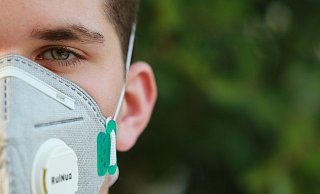 Ein Kind einer dritten Klasse ist positiv auf das neuartige Coronavirus getestet worden. - (Symbolbild) Pixabay