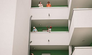 Vielfältiges Mehrgenerationenhaus: Das Wohnprojekt Pauluscarrée befindet sich in der Bielefelder Innenstadt. - Leo Schöwerling/dpa-tmn