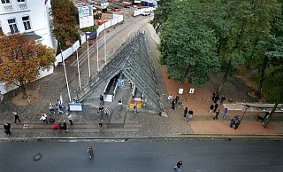 Die Tüte im Jahr 2009: Aus dieser Perspektive wird deutlich, warum derStadtbahnabgang zwischen Bahnhof und Stadthalle von den Drogenabhängigenden Spitznamen "Tüte" erhielt. - Archivfoto: Andreas Zobe